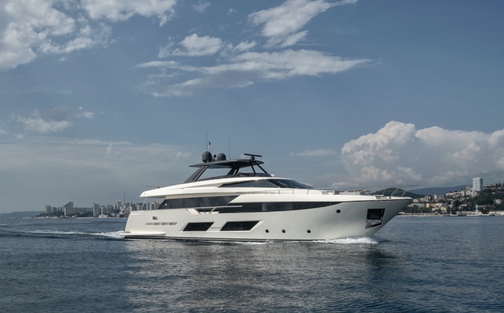 Дизайн интерьеров Ferretti Yachts 920 оценили RBC Style