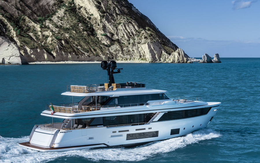 Новая Custom Line Navetta 30 будет представлена на Венецианском боут-шоу