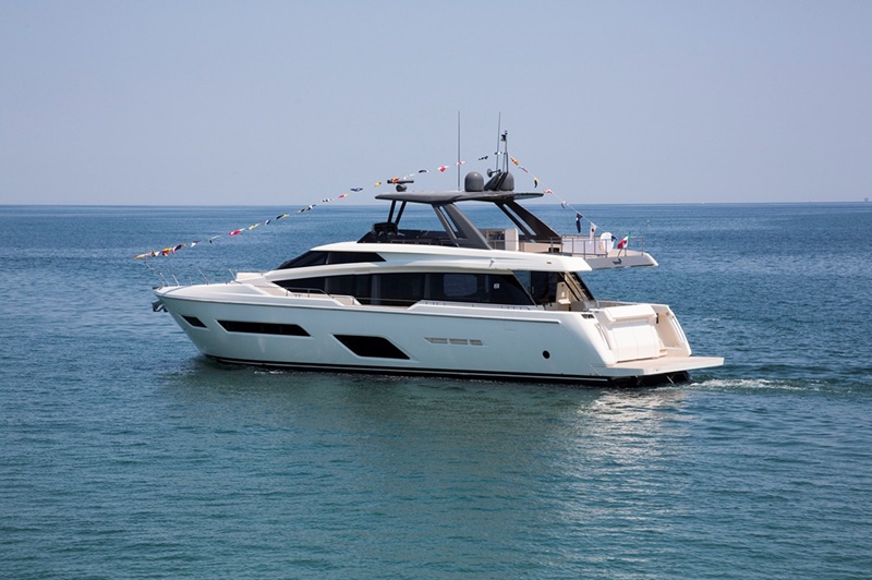 Откройте для себя новый уровень с Ferretti Yachts 780