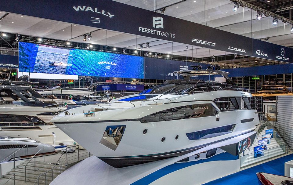 Яхта Riva 90' Argo на выставке boot Düsseldorf 2020