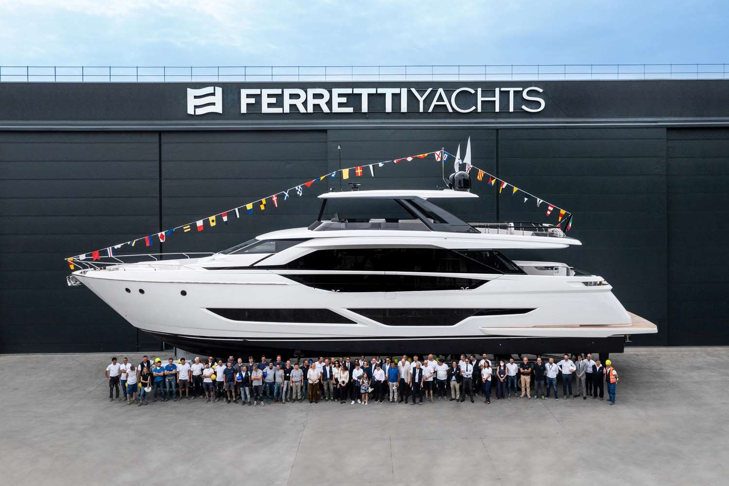 Первый корпус Ferretti Yachts 860 спущен на воду в Каттолике