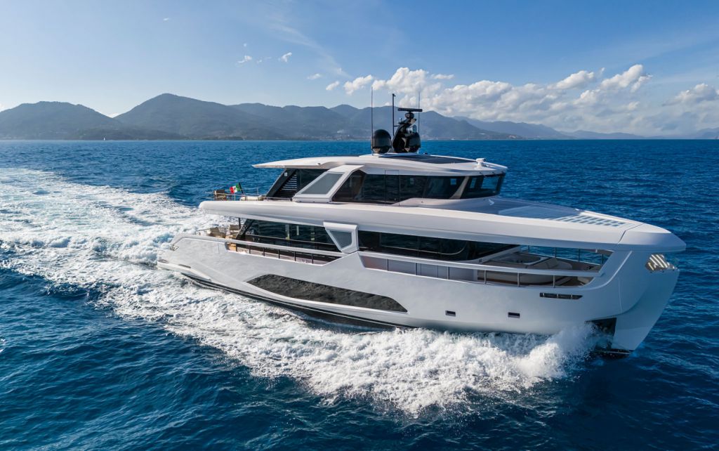 Ferretti Yachts INFYNITO 90.jpeg Ferretti Yachts INFYNITO 90.jpeg