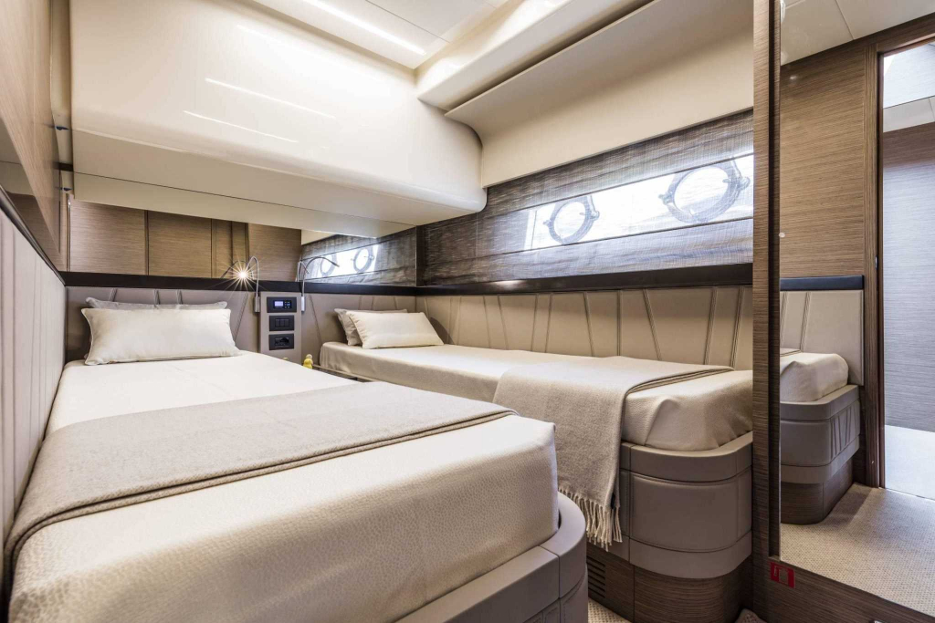 FerrettiYachts_550_Lower Deck-0007_11329.jpg FerrettiYachts_550_Lower Deck-0007_11329.jpg