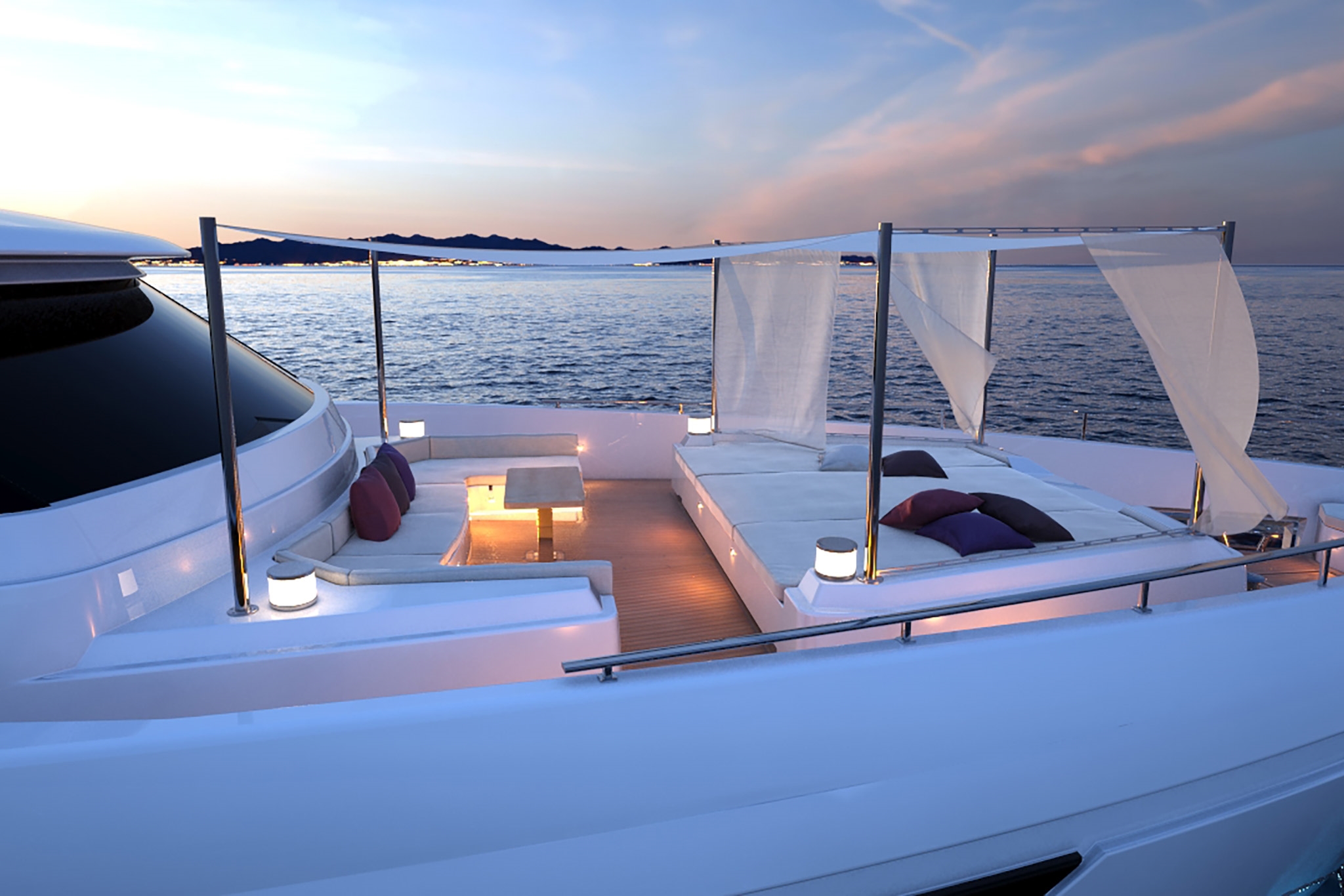 Еще одна премьера Каннского яхтенного фестиваля: Navetta 33 от Custom Line