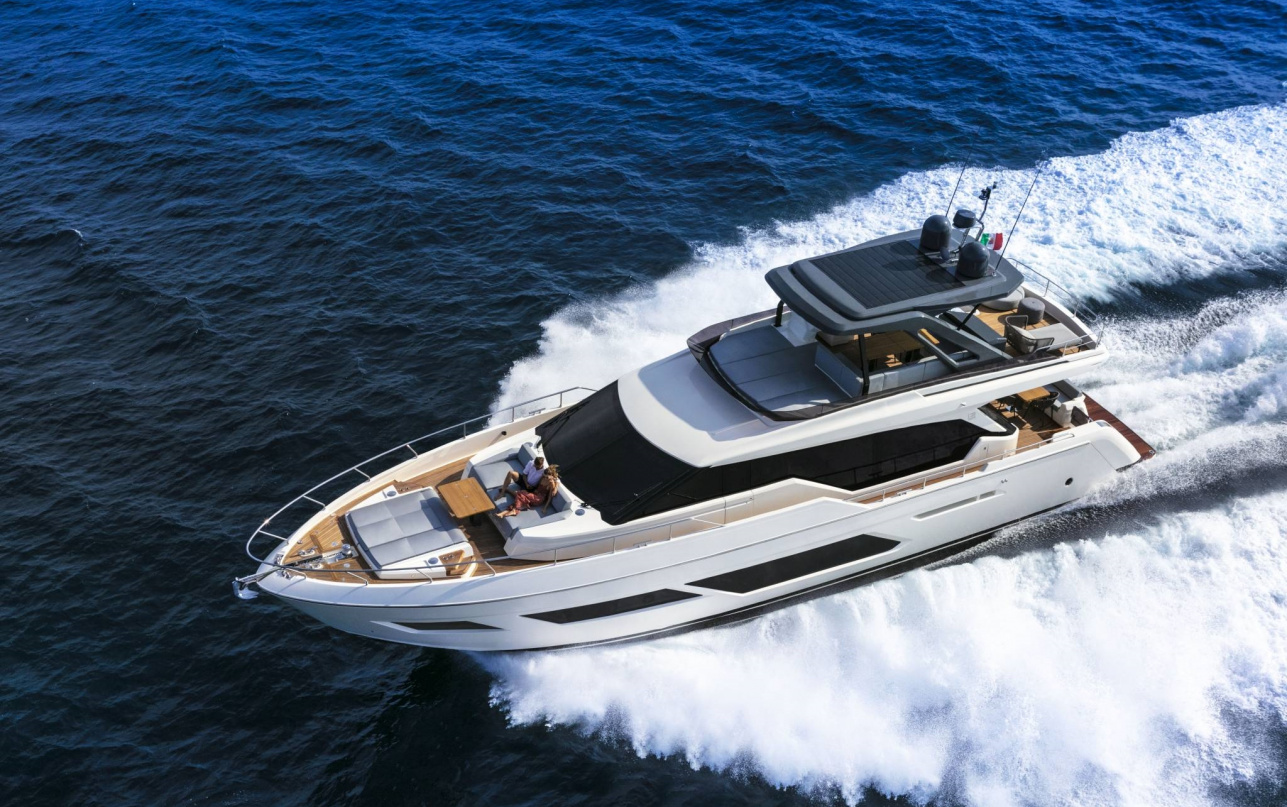 Новая Ferretti Yachts 720 в наличии с немедленной поставкой