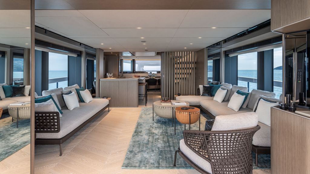 Ferretti Yachts INFYNITO 90 (1).jpg Ferretti Yachts INFYNITO 90 (1).jpg