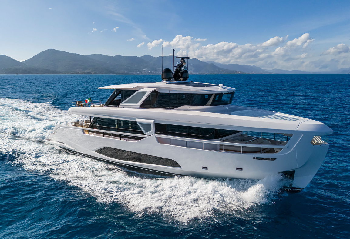 Ferretti Yachts INFYNITO 90: бесконечное удовольствие 